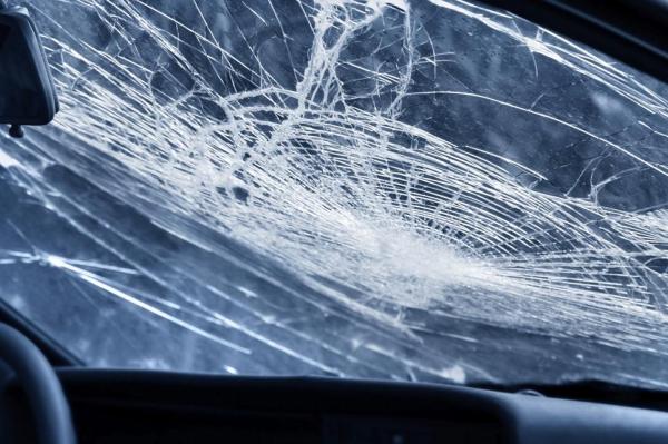 Vairuotojų gudrybės: norėjo kaip geriau, bet gavo nuo suskilusio stiklo iki subraižyto kapoto